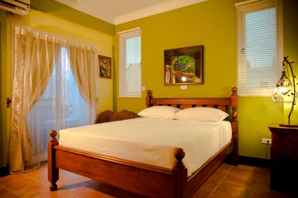 Alongs Garden Bed and Breakfast Heng-ch'un Eksteriør billede
